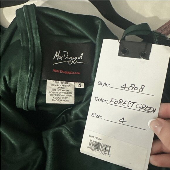 NWT $698 Mac Duggal [ 4 ] Sequined V Neck Cape Sleeve‎ Beaded Gown Green #Q745 - Picture 4 of 16